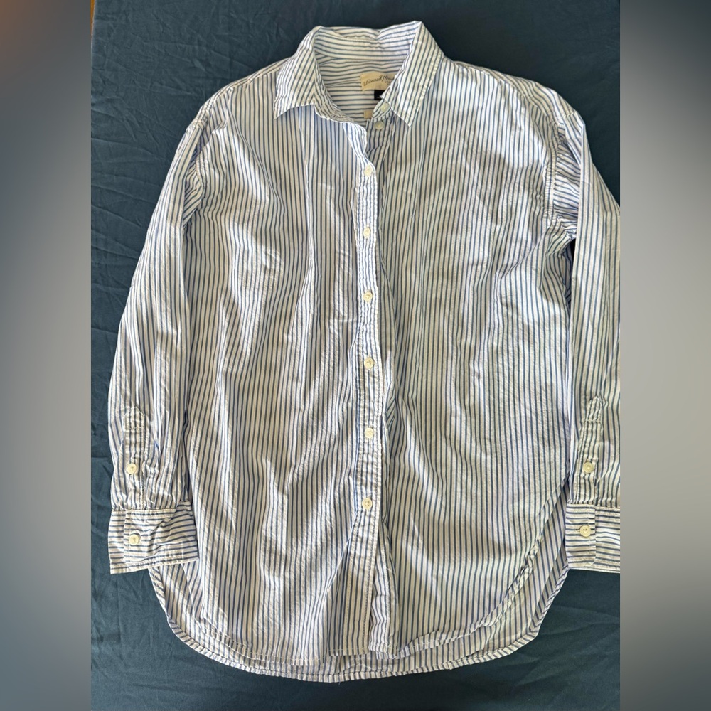 Universal Thread Blue and White Striped Button Down Shirt